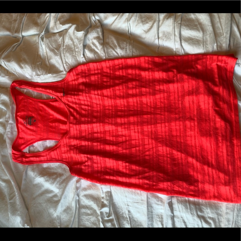 Nike top